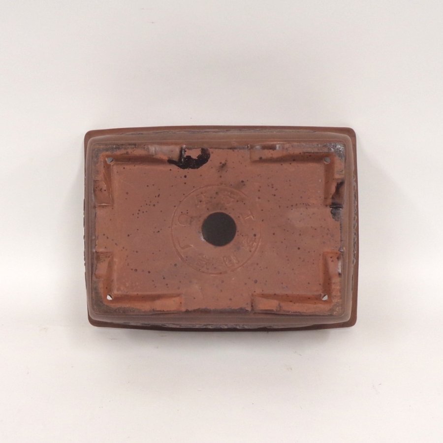 eckige Schale rotbraun unten